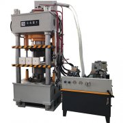 怎么延長四公斤牛羊舔磚油壓機的使用壽命？